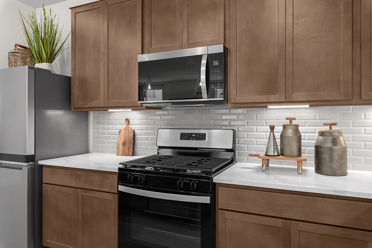 Kitchen tile backsplash