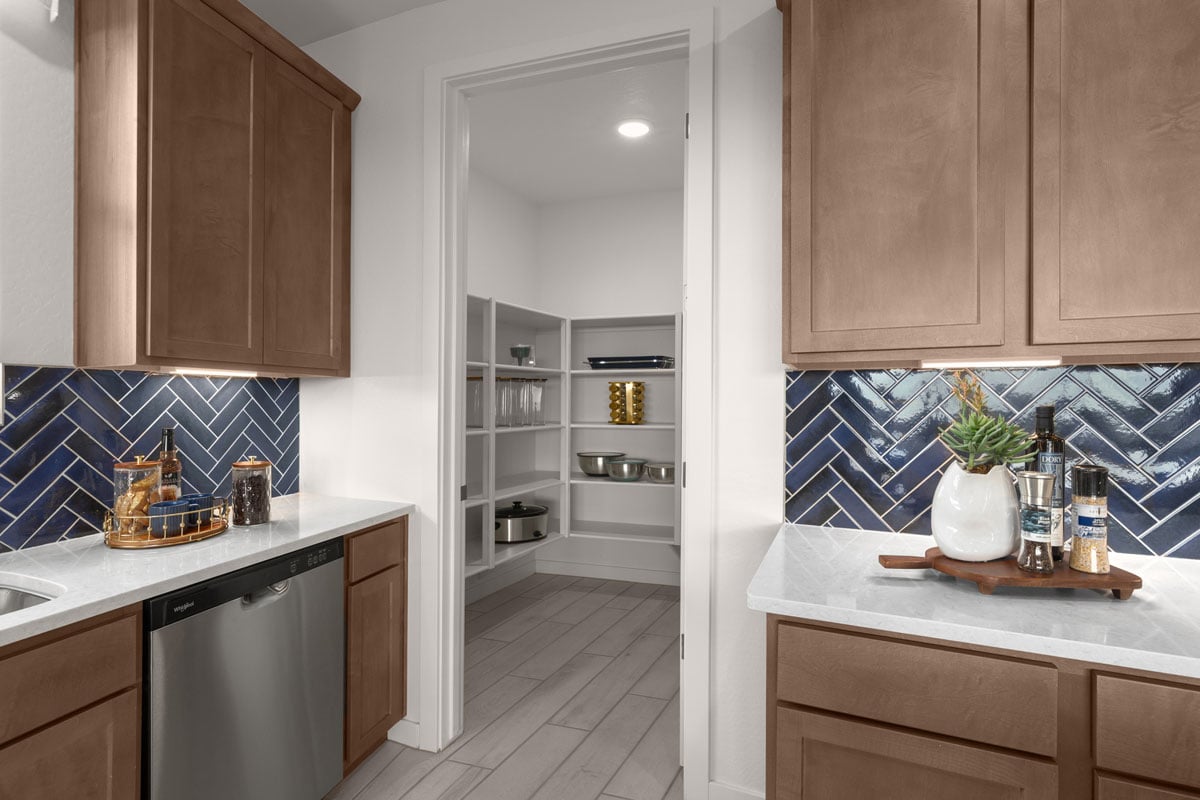 Kitchen tile backsplash