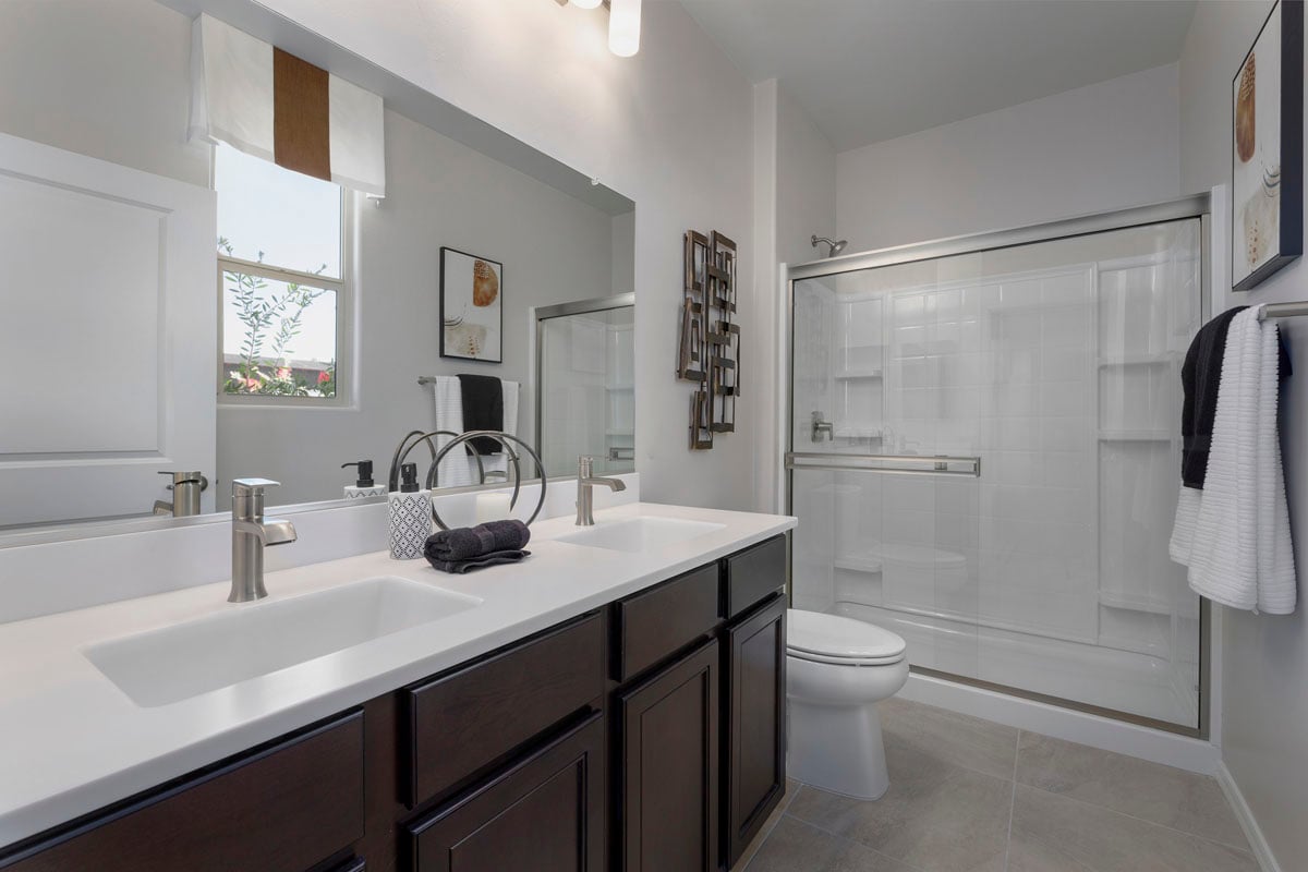 Dual-sink vanity at primary bath