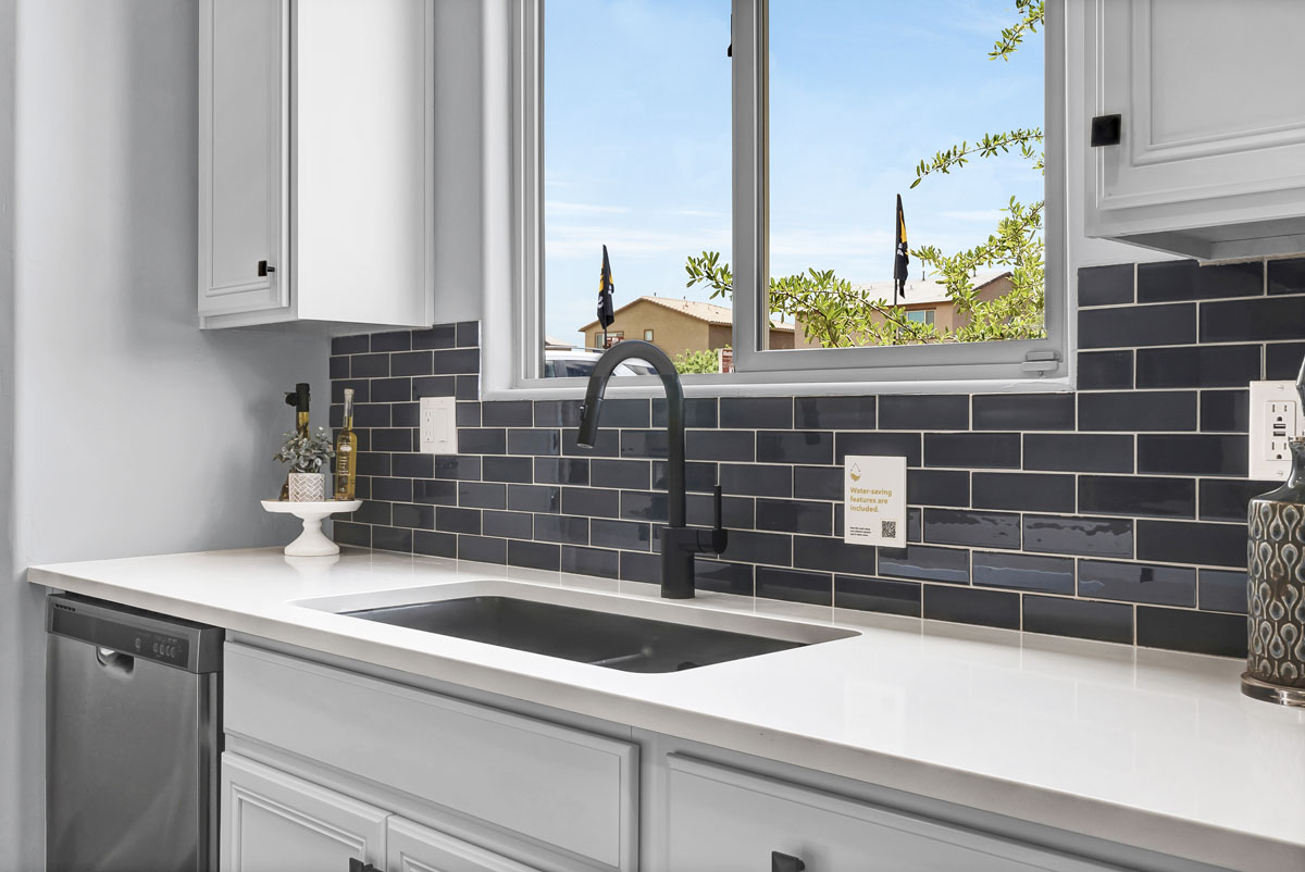 Optional tile backsplash