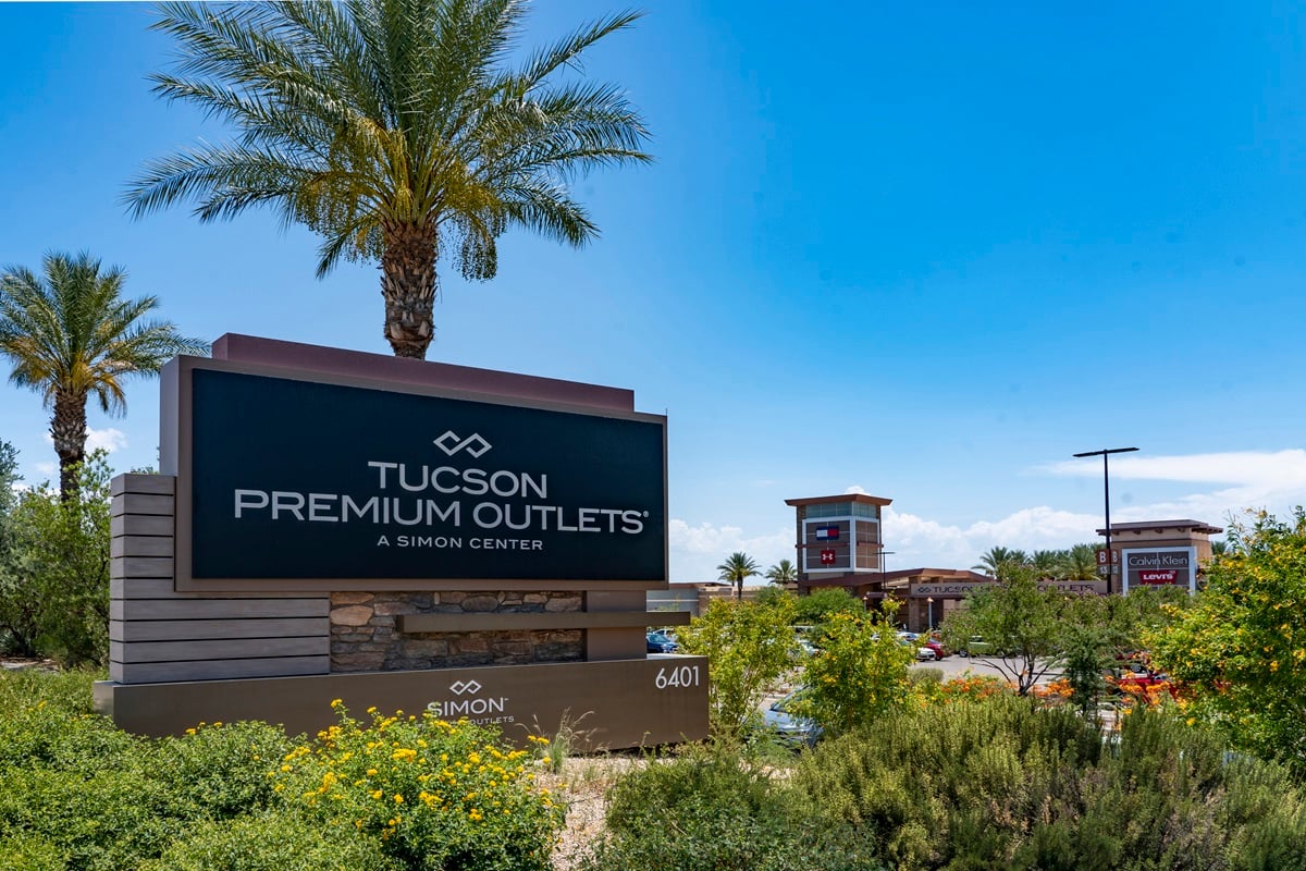 10 minutes to Tucson Premium Outlets®