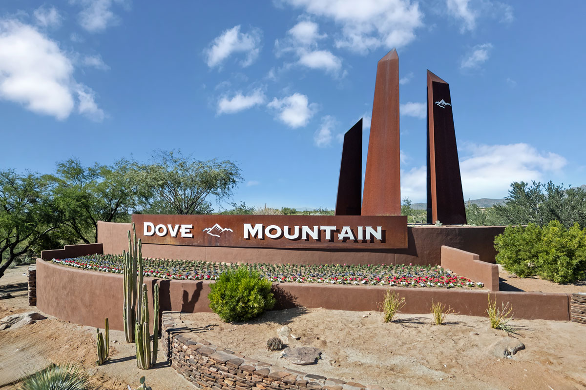 Shopping and dining at Dove Mountain