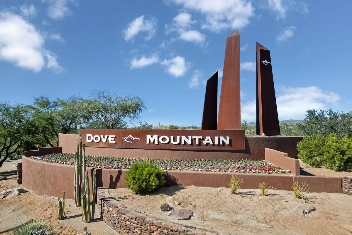 Near shopping and dining at Dove Mountain