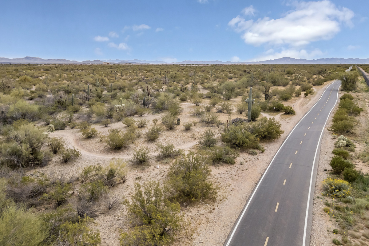 Convenient to Tucson Loop