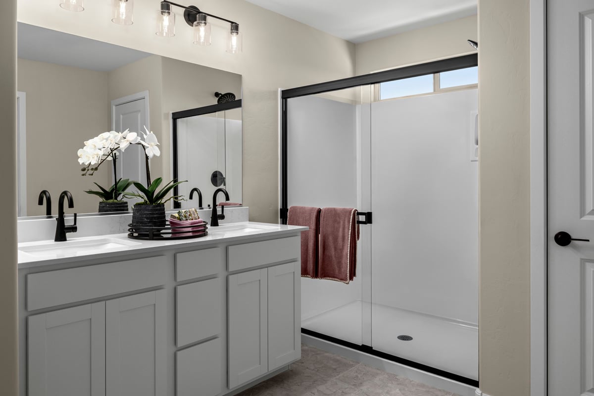 Dual-sink vanity at primary bath