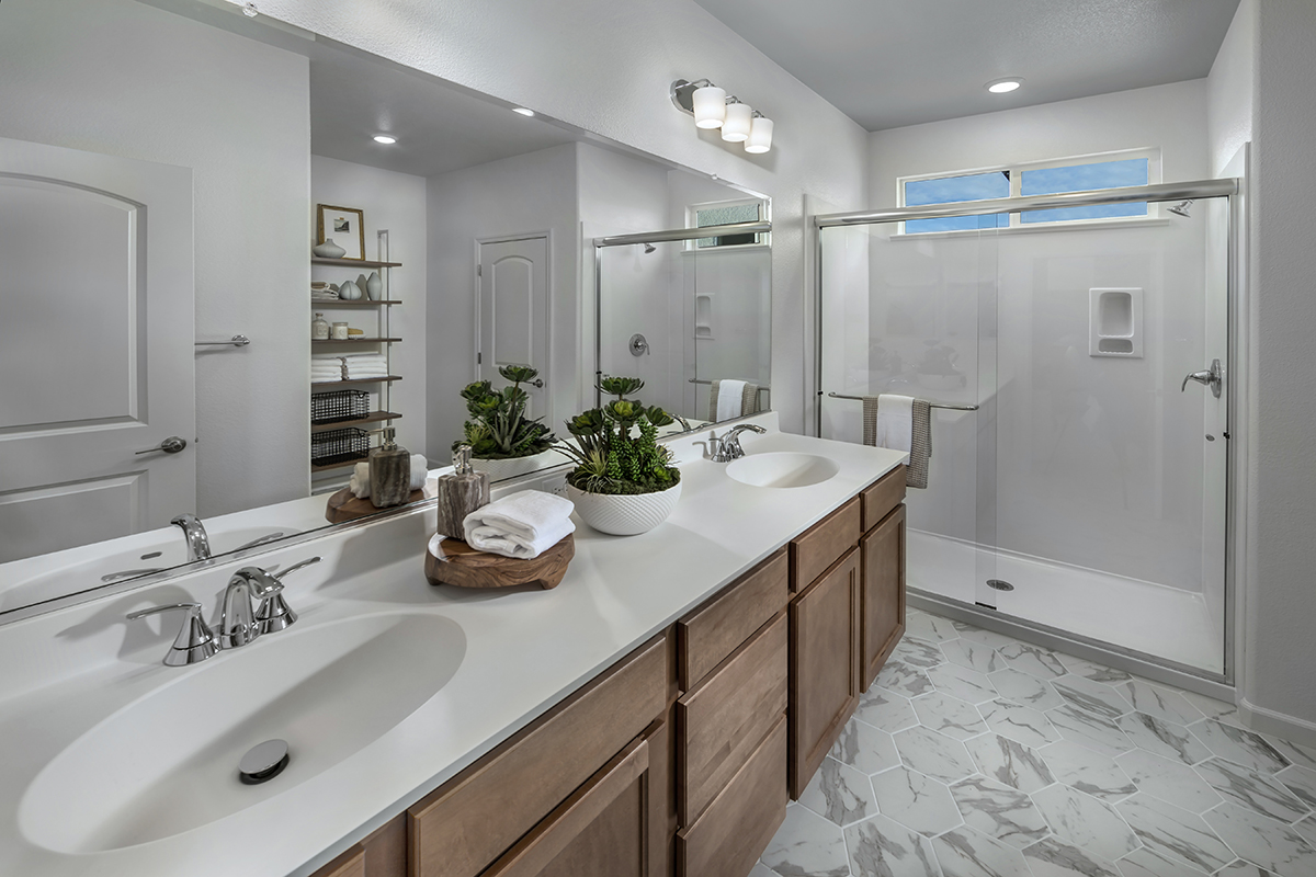 Dual-sink vanity at primary bath