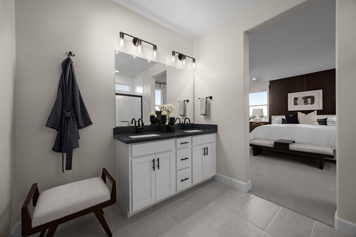 Dual-sink vanity at primary bath