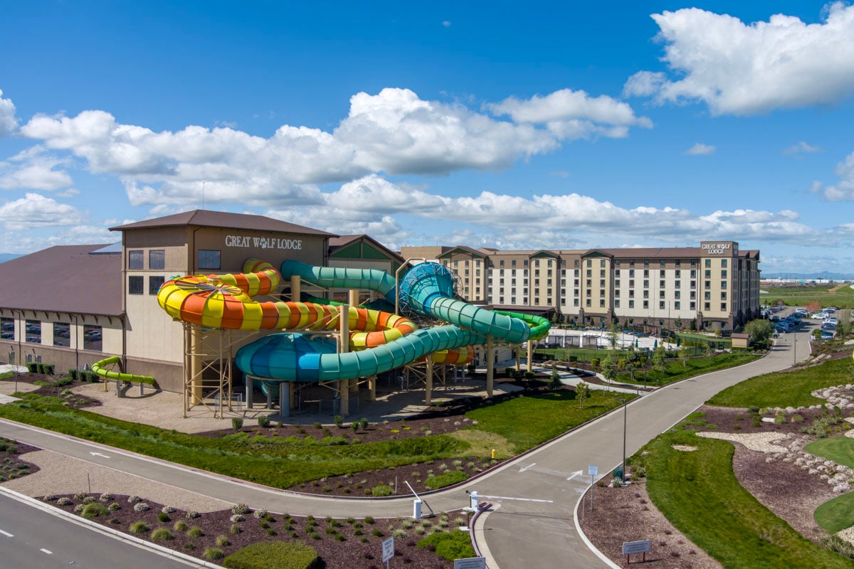  5 Minutes to family entertainment at Great Wolf Lodge®