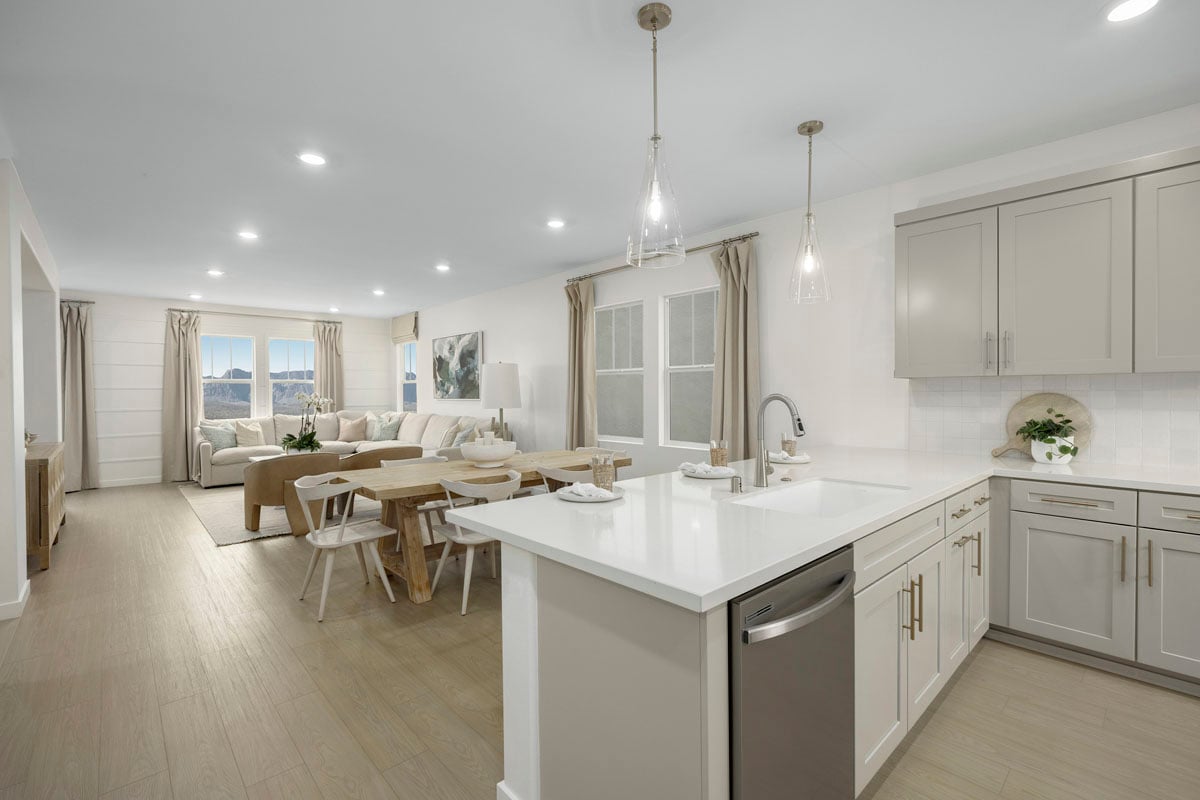 Kitchen breakfast bar