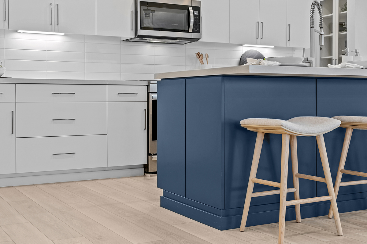 Split-finish kitchen island