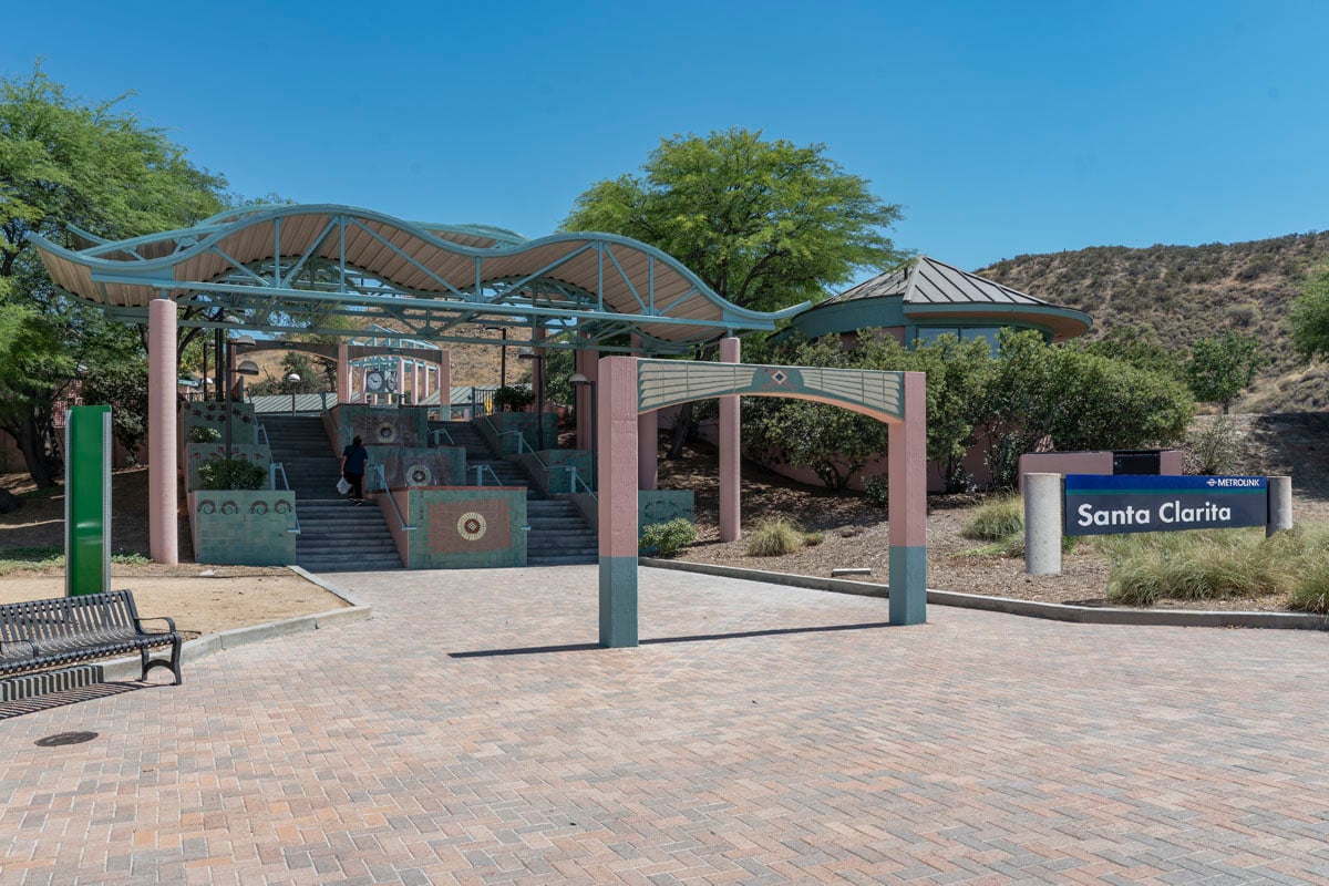 Just an 8-minute drive to Metrolink® station