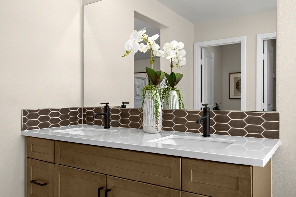 Optional rectangular undermount sinks at primary bath