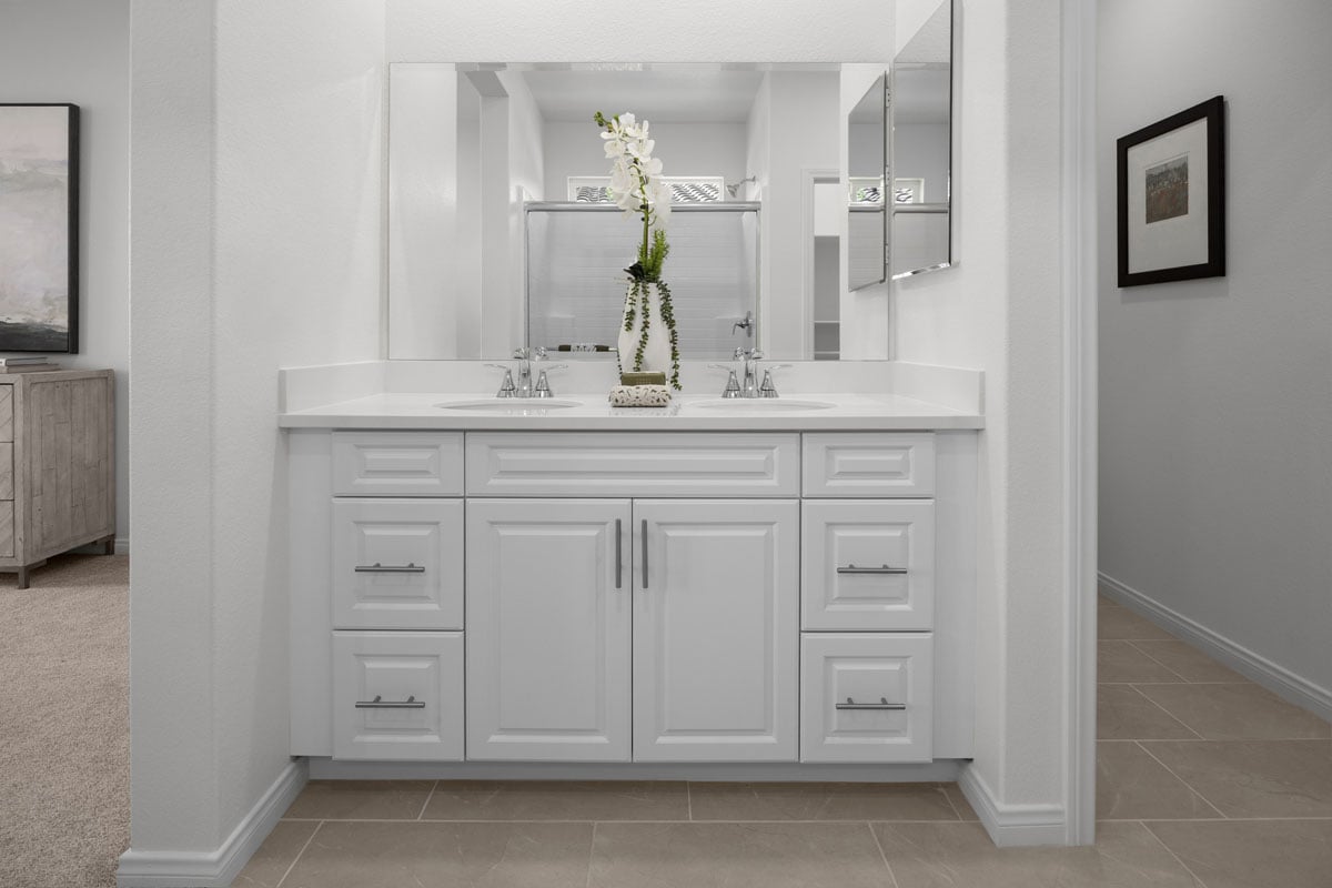 Thermofoil cabinets throughout