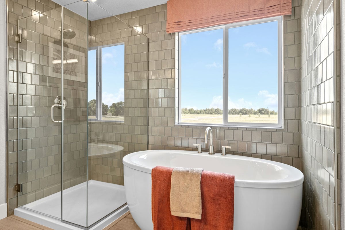 Soaking tub at primary bath