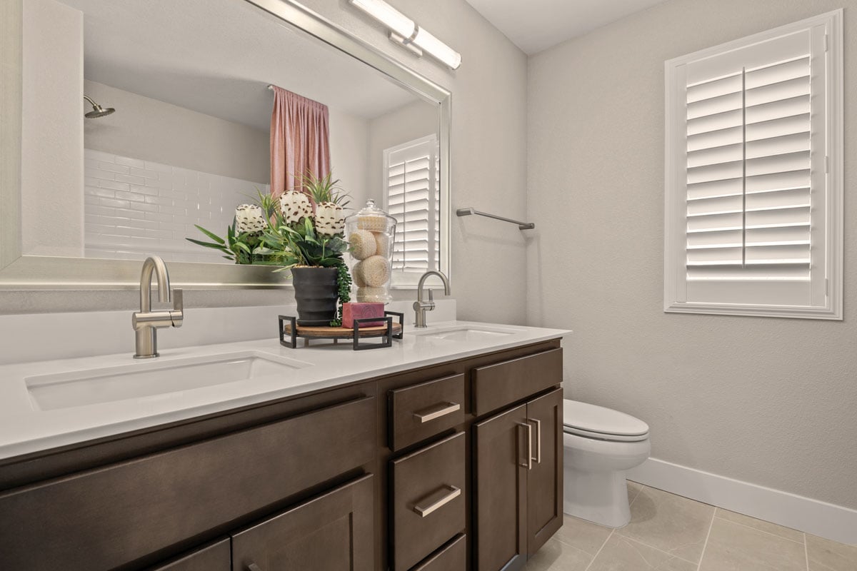 Dual-sink vanity at bath 2