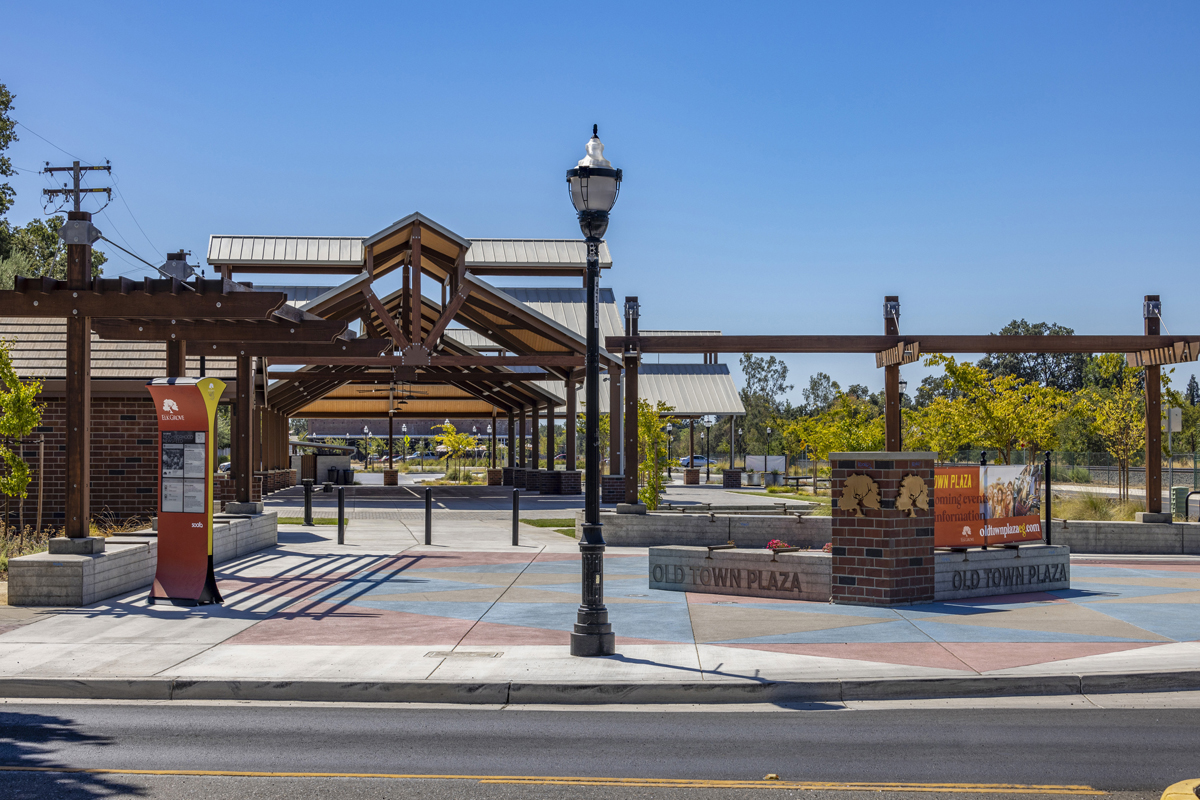 Near Old Town Plaza for live music and food