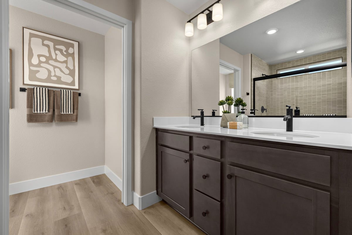 Dual-sink vanity at primary bath