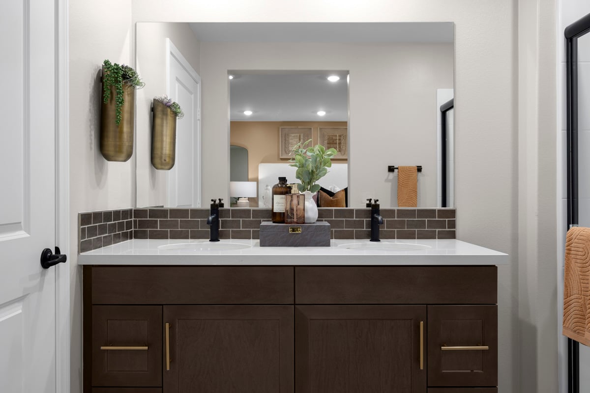 Optional custom tile backsplash at primary bath