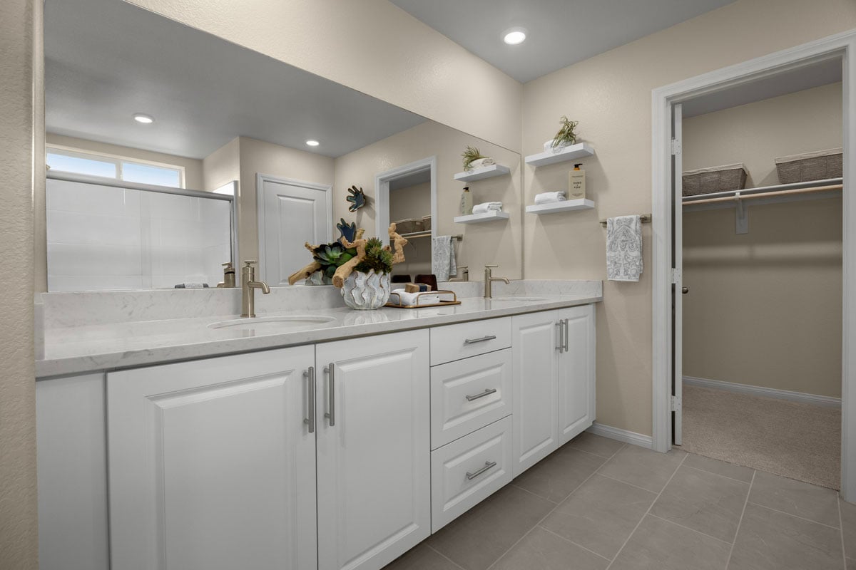 Optional extended vanity with drawer bank at primary bath