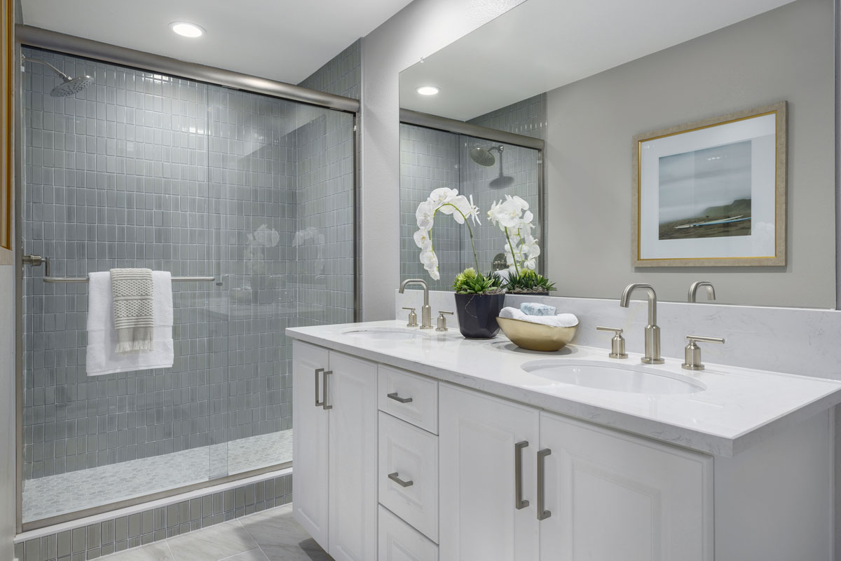 Dual-sink vanity at primary bath
