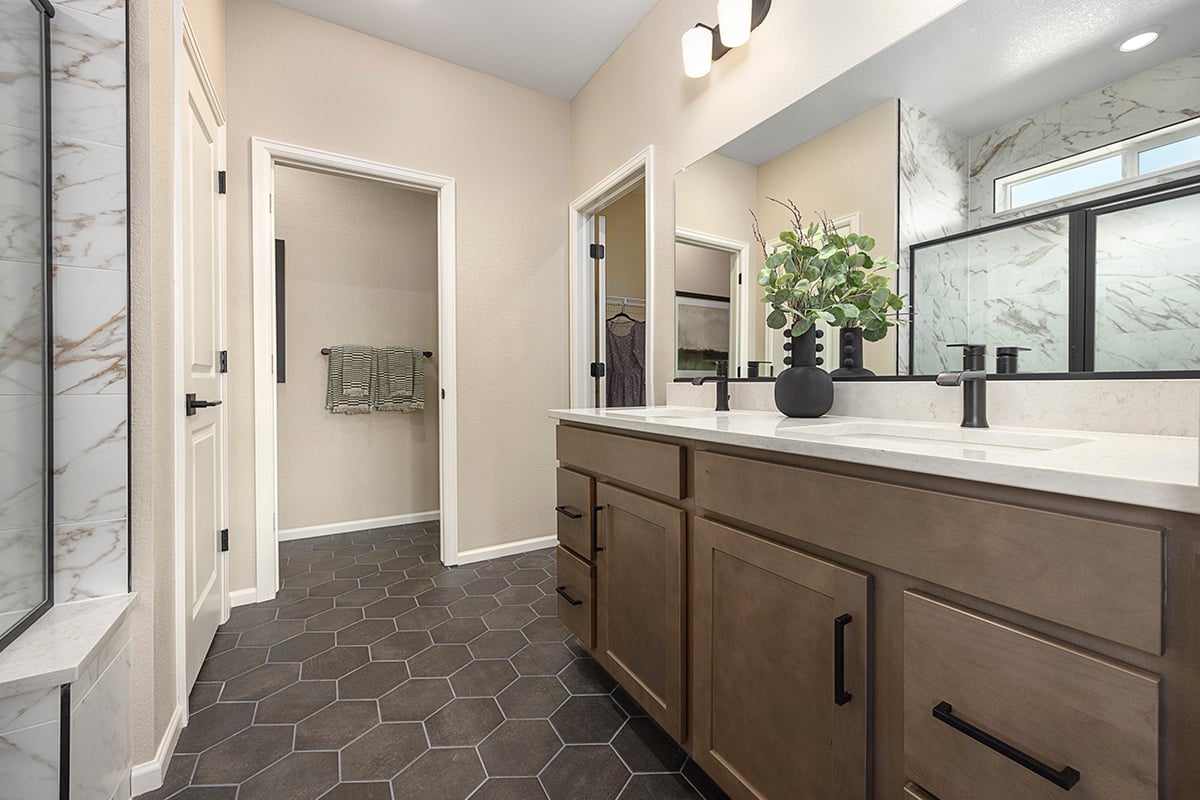 Dual-sink vanity at primary bath