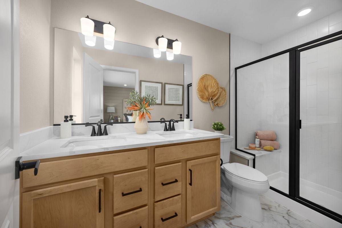 Dual-sink vanity at primary bath