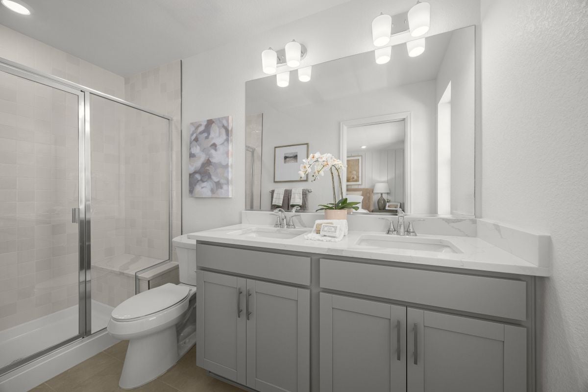 Dual-sink vanity at primary bath