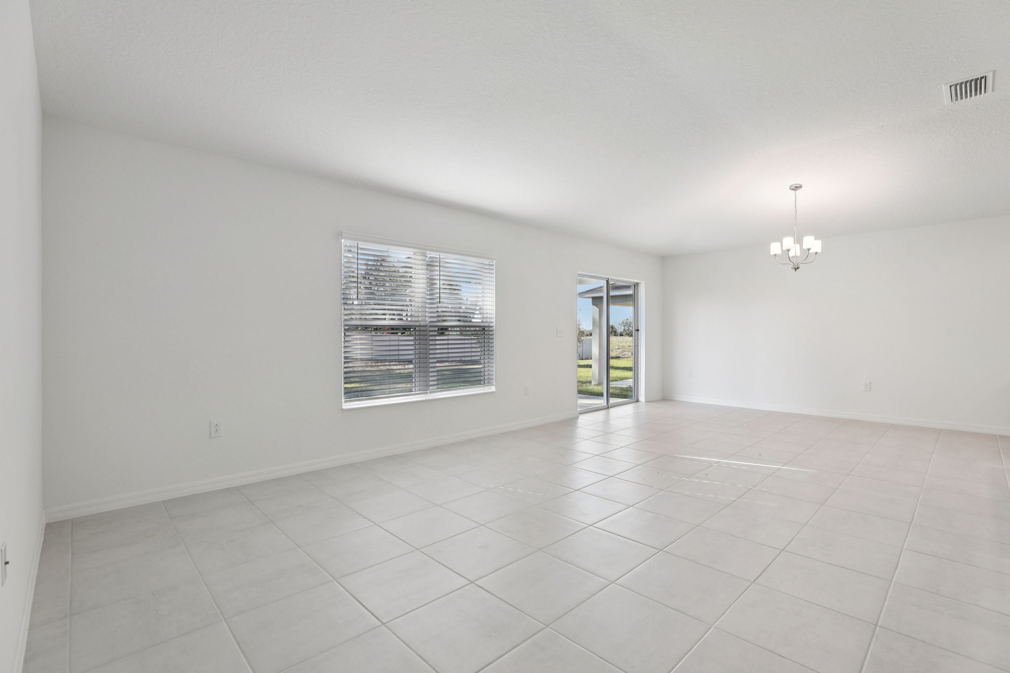 New Homes in Lake Wales, FL - Reserve at Forest Lake II Great Room