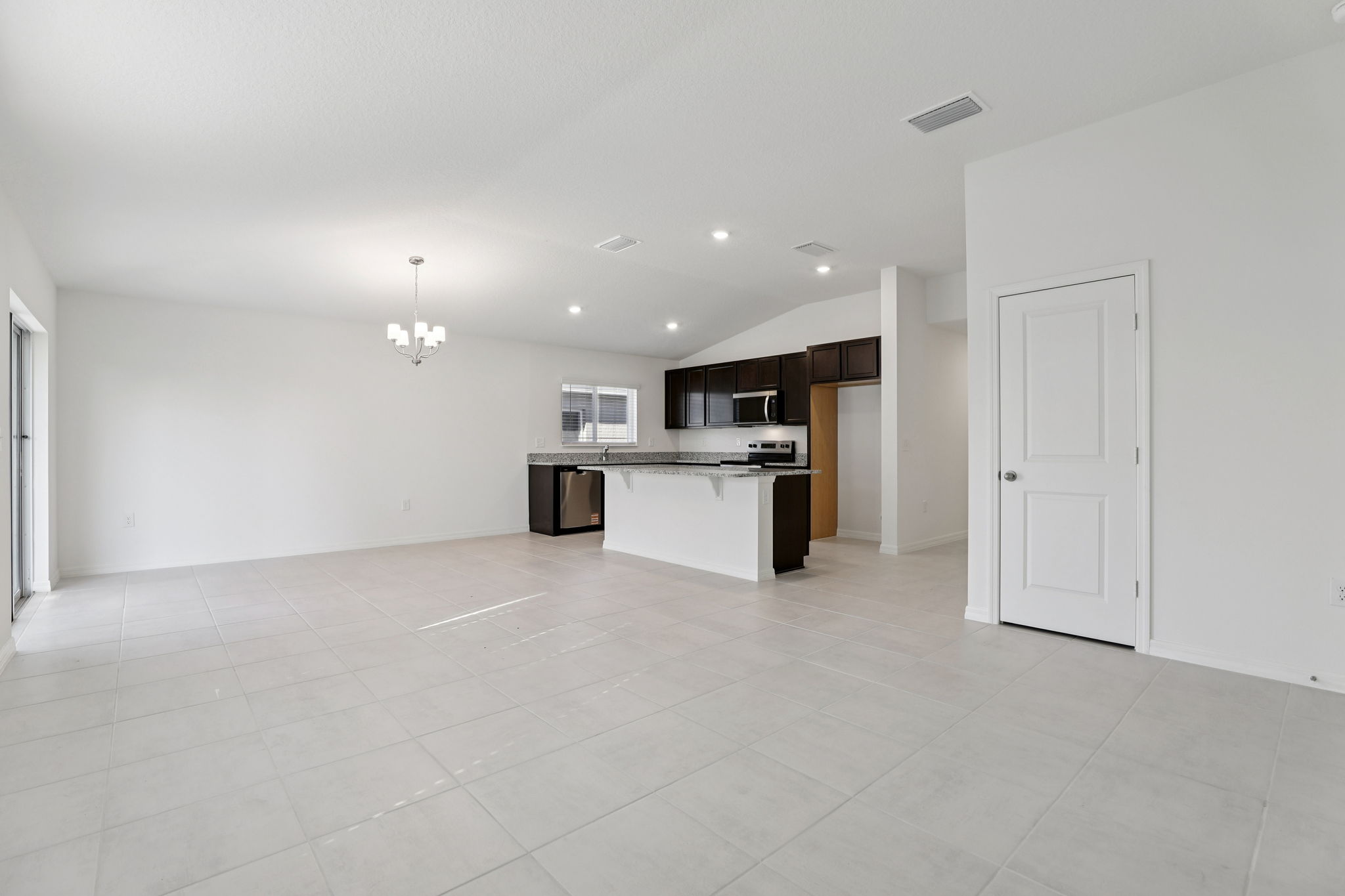 New Homes in Lake Wales, FL - Reserve at Forest Lake II Great Room