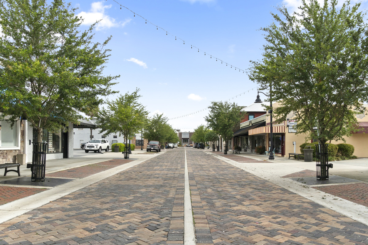 Quick drive to downtown St. Cloud 