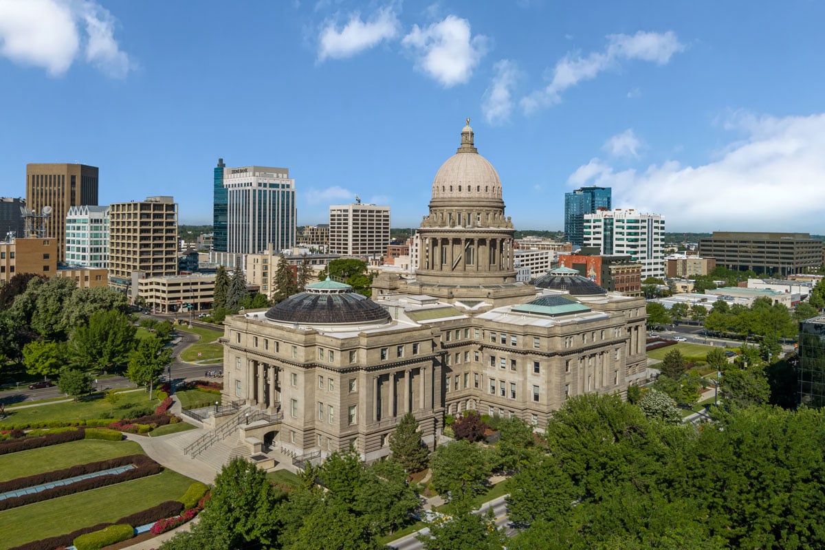 25 minutes to downtown Boise