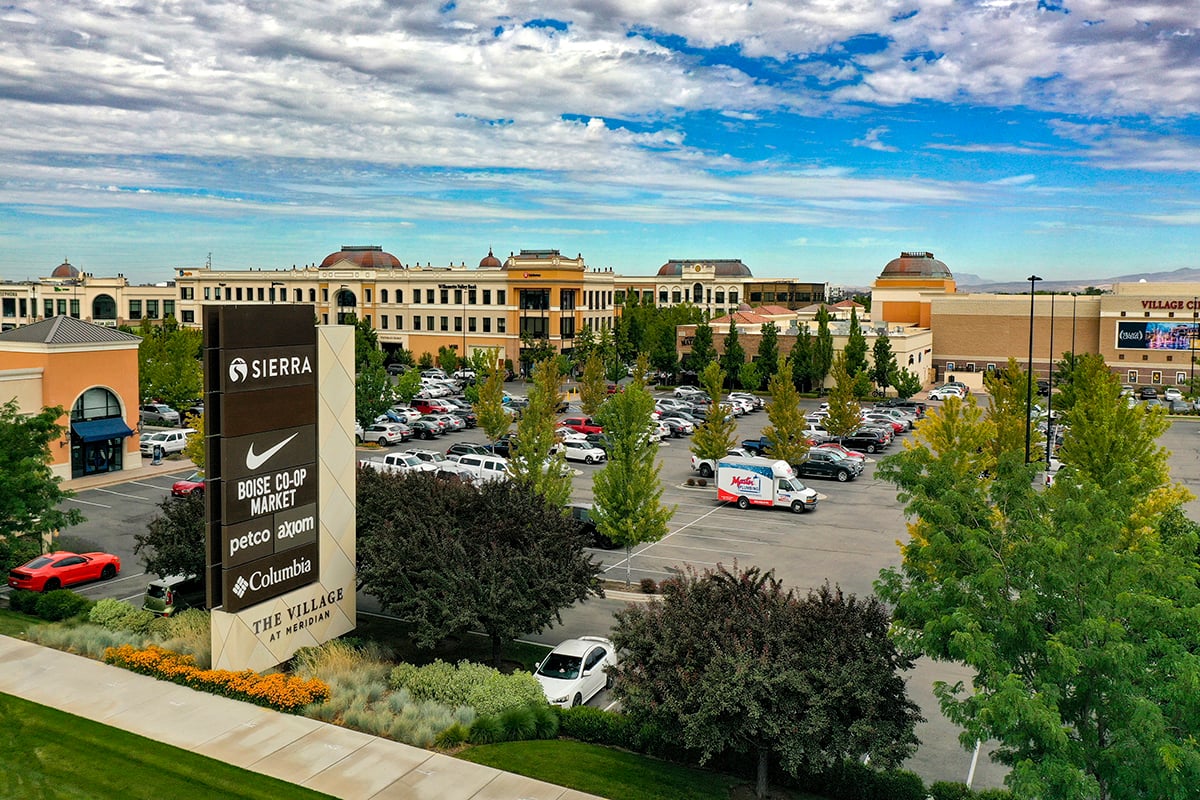 Close to Karcher Mall and The Village at Meridian