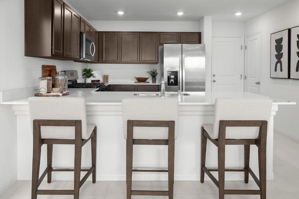 Kitchen breakfast bar