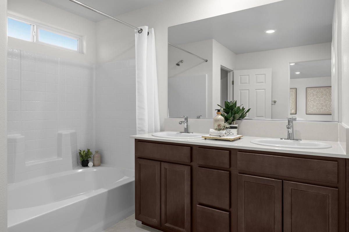 Dual-sink vanity at primary bath