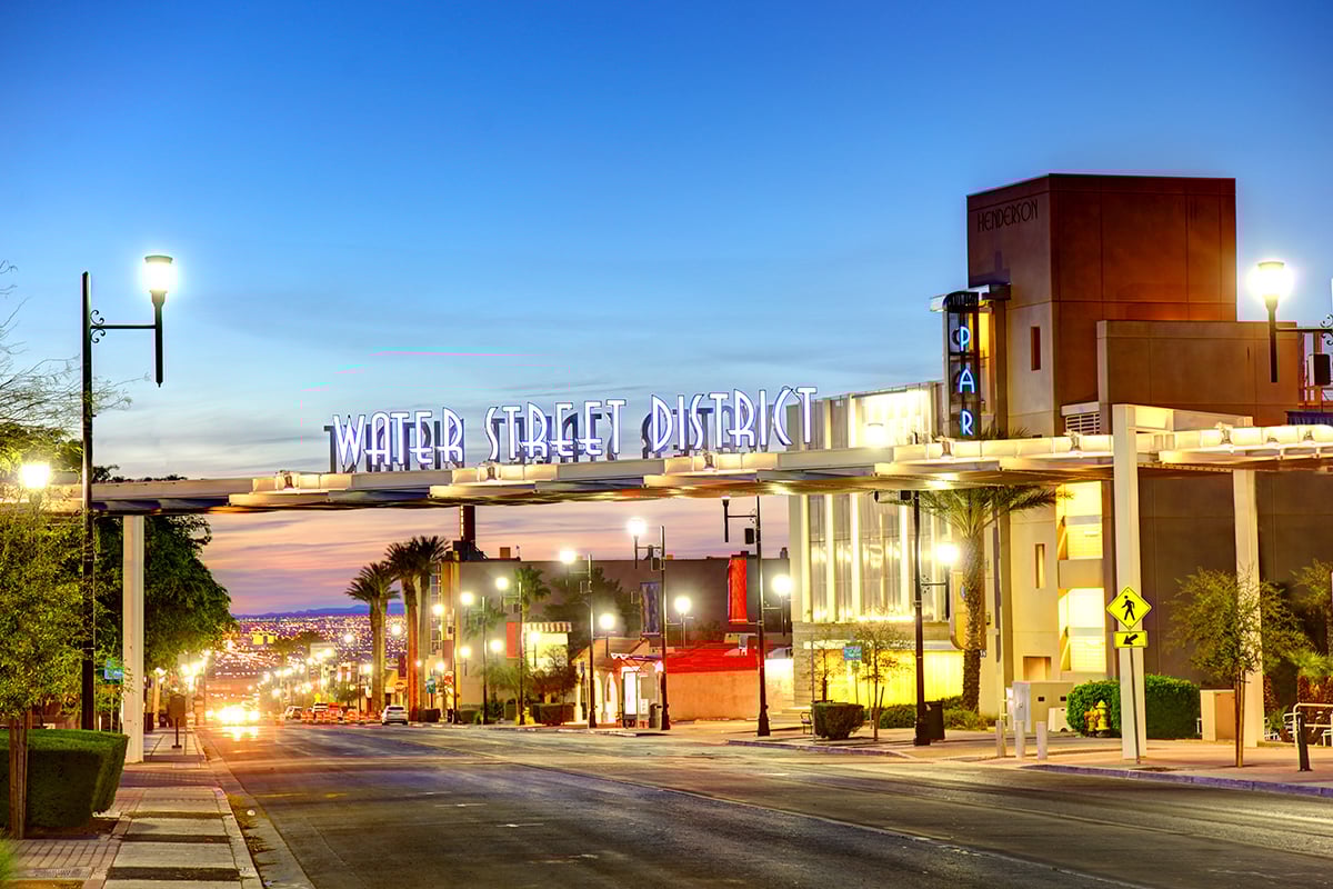 10 minutes to Water Street District