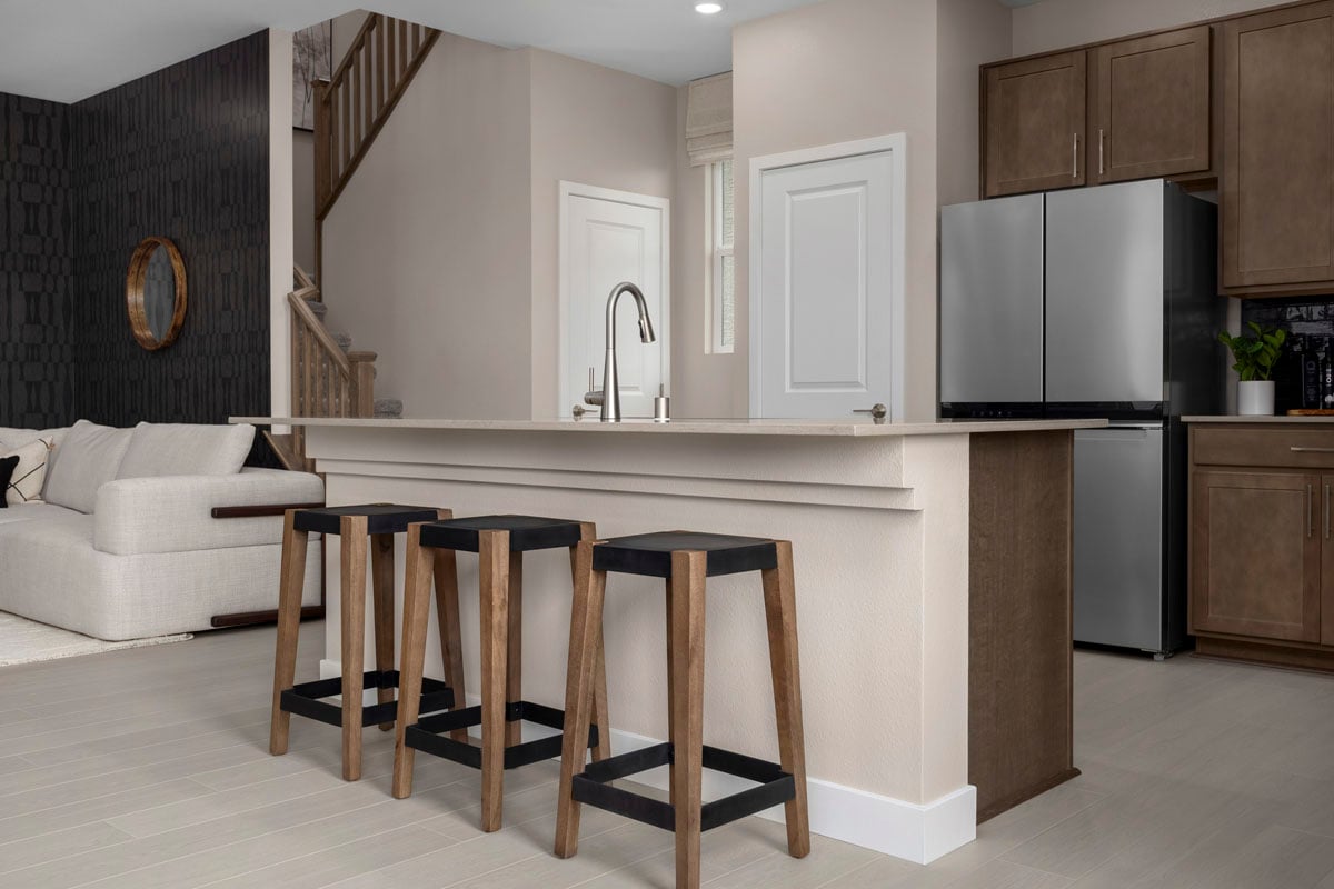 Kitchen breakfast bar