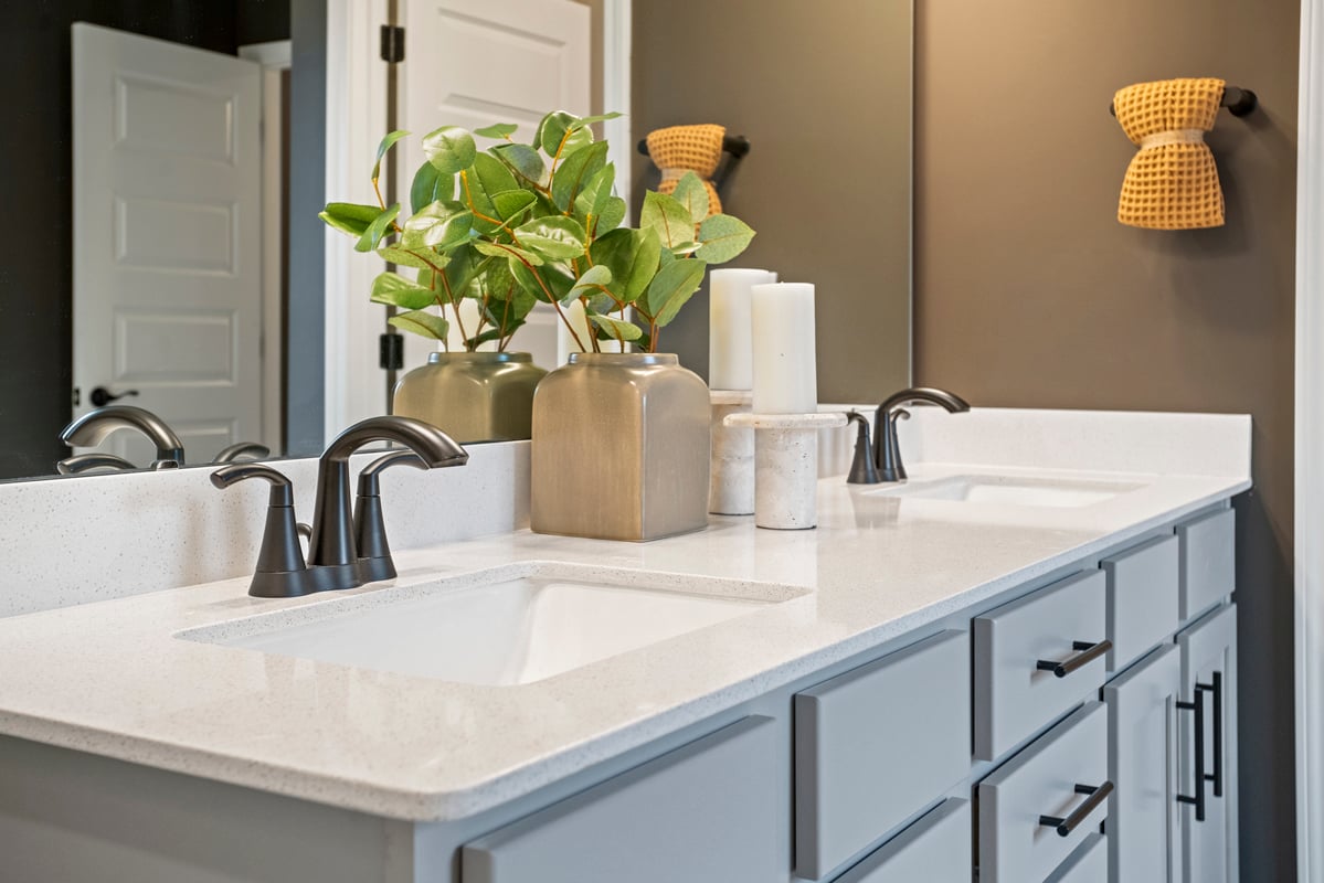 Dual-sink vanity at primary bath