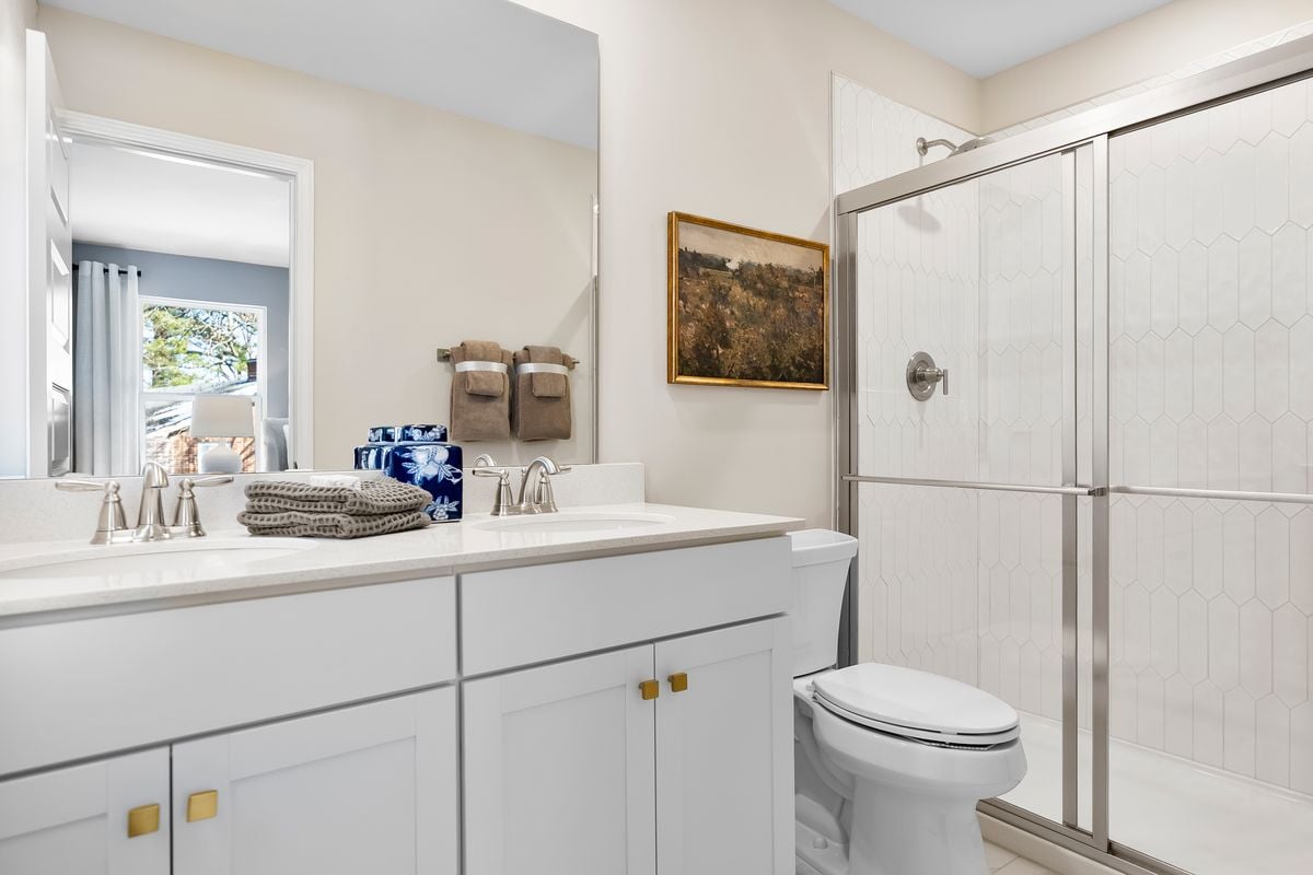 Dual-sink vanity at bath 2