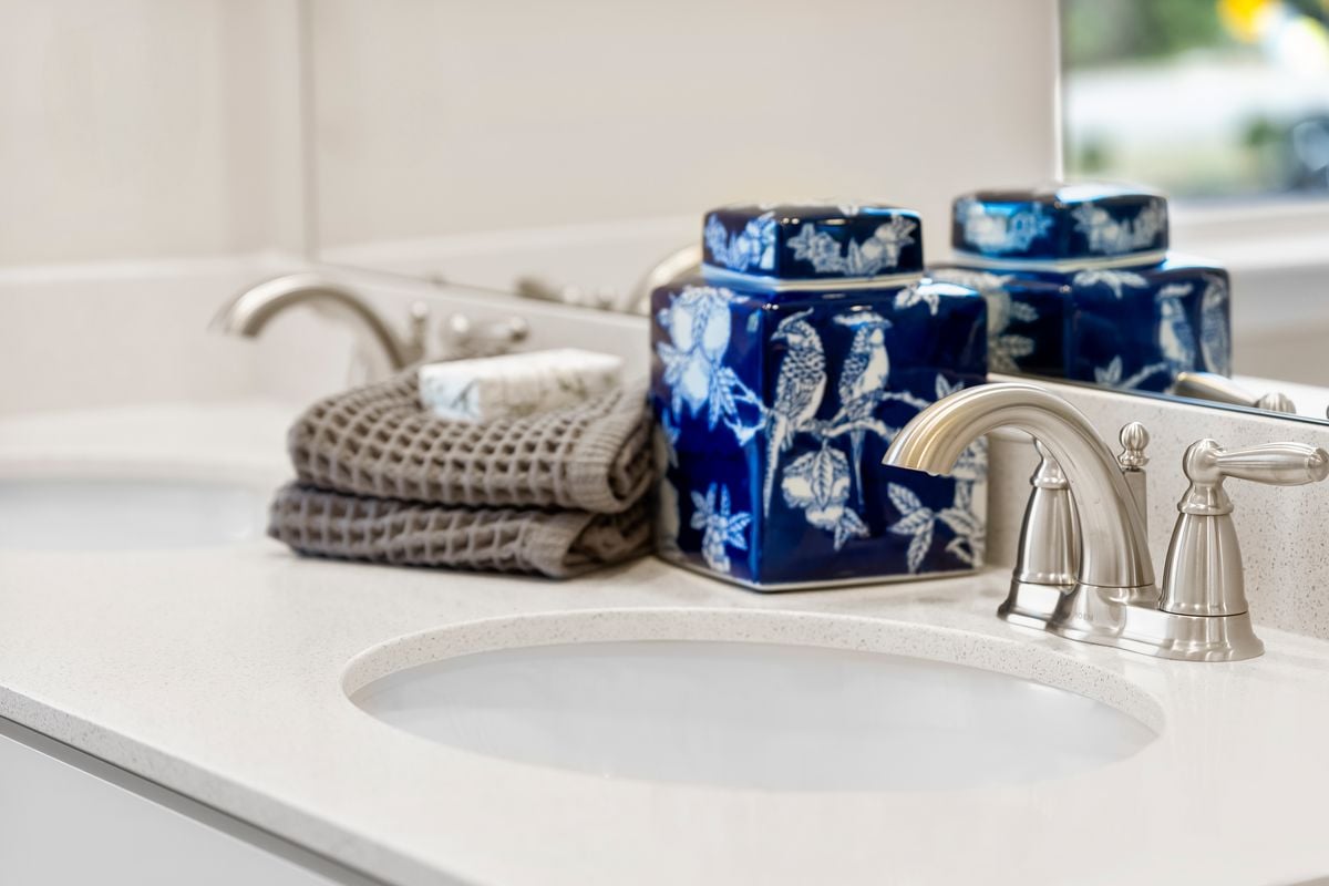 Dual-sink vanity at primary bath