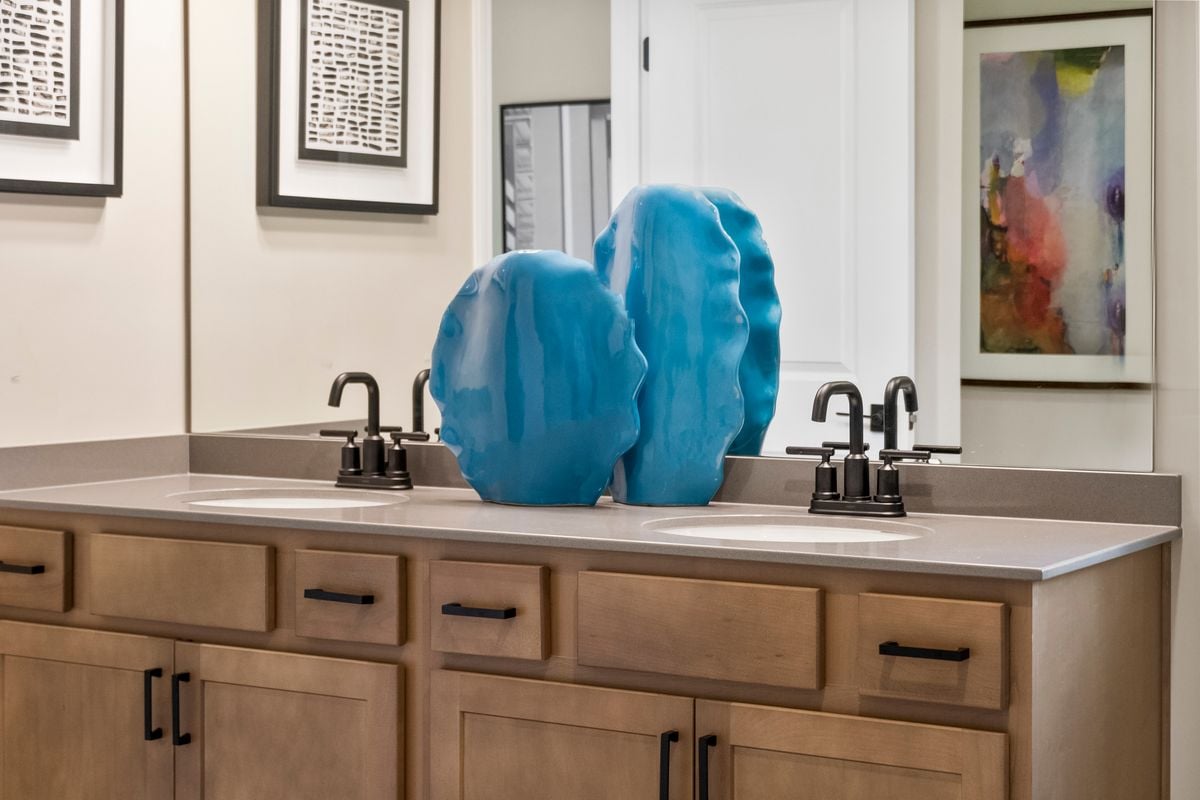 Dual-sink vanity at primary bath