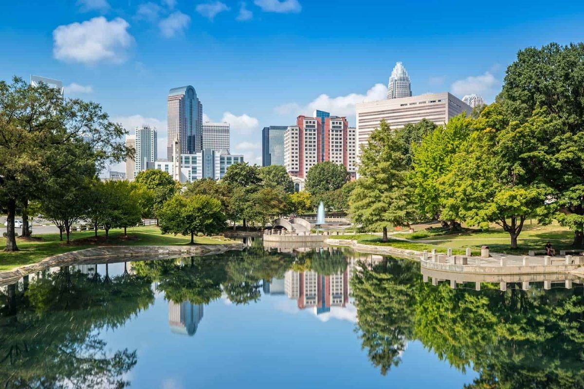 Short drive to Sunflower Springs Park