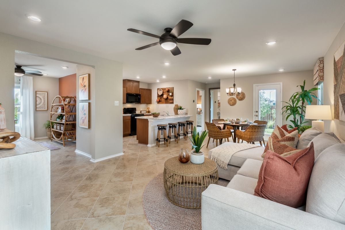 New Homes in Jarrell, TX - Sonterra-Cool Water Plan 1360 Great Room