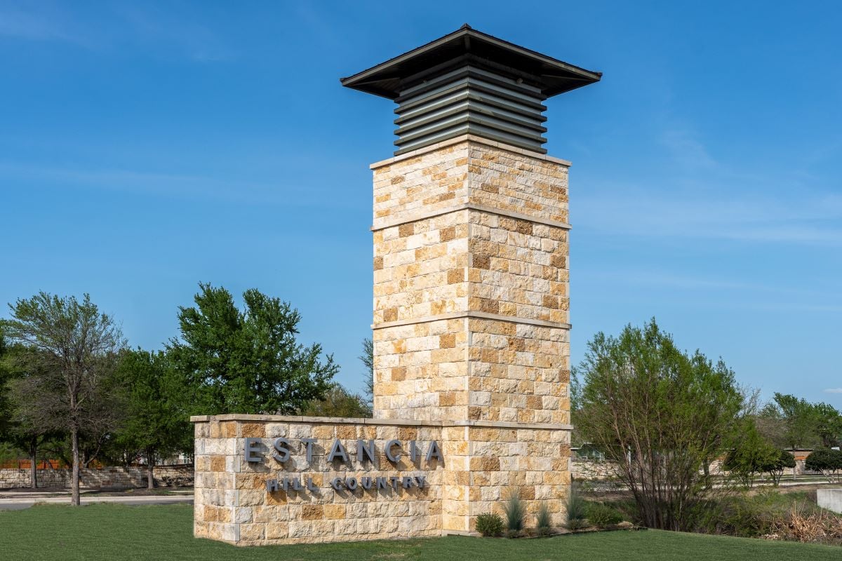 Community entry monument