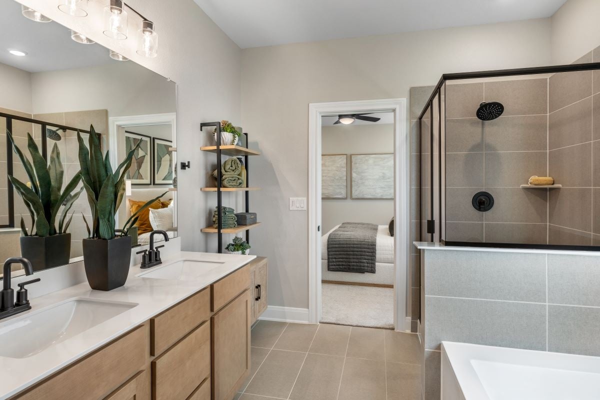 Dual-sink vanity at primary bath
