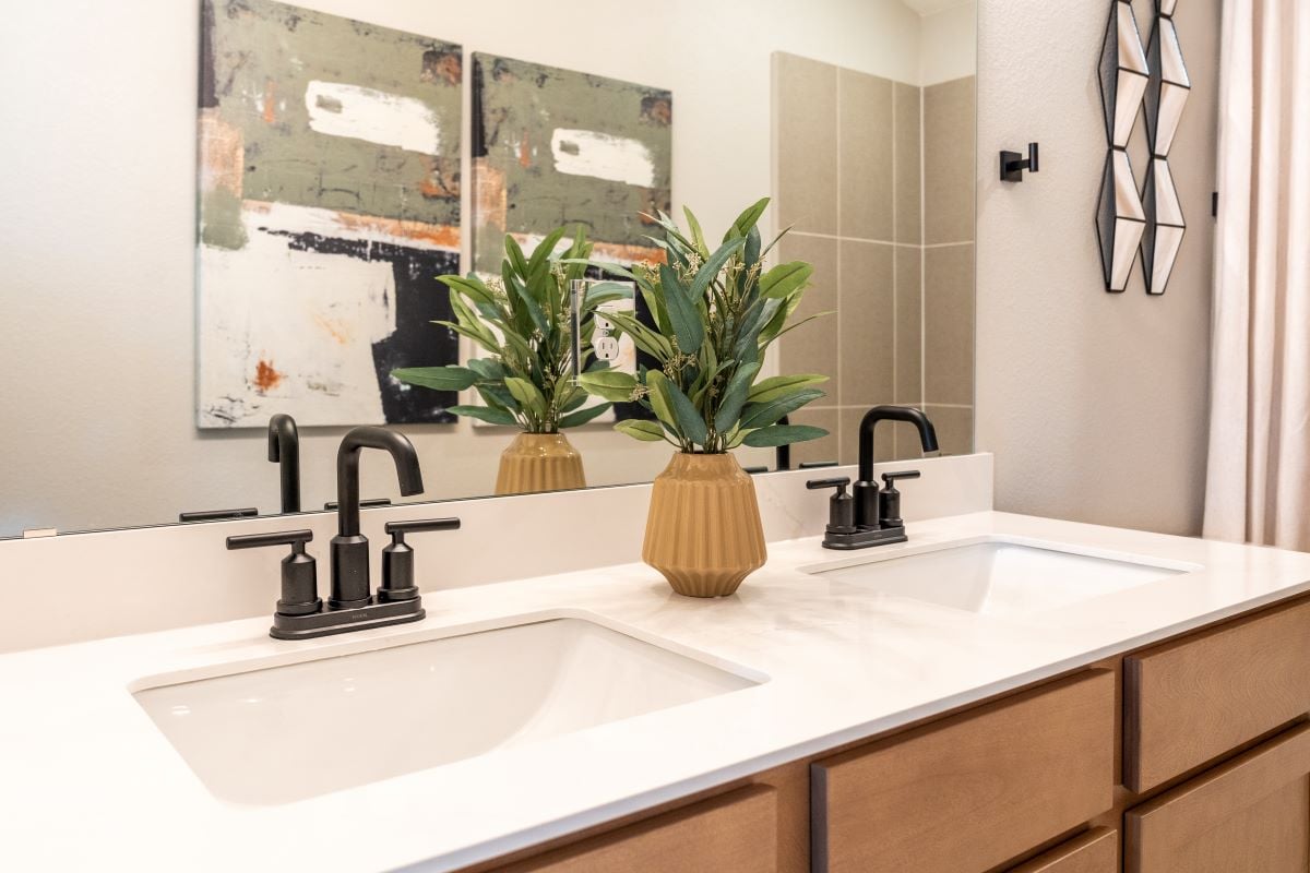Dual-sink vanity at primary bath