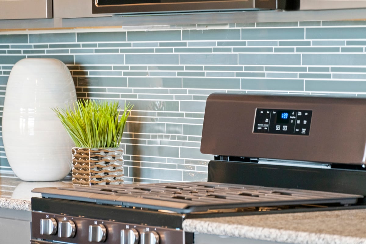 Kitchen tile backsplash