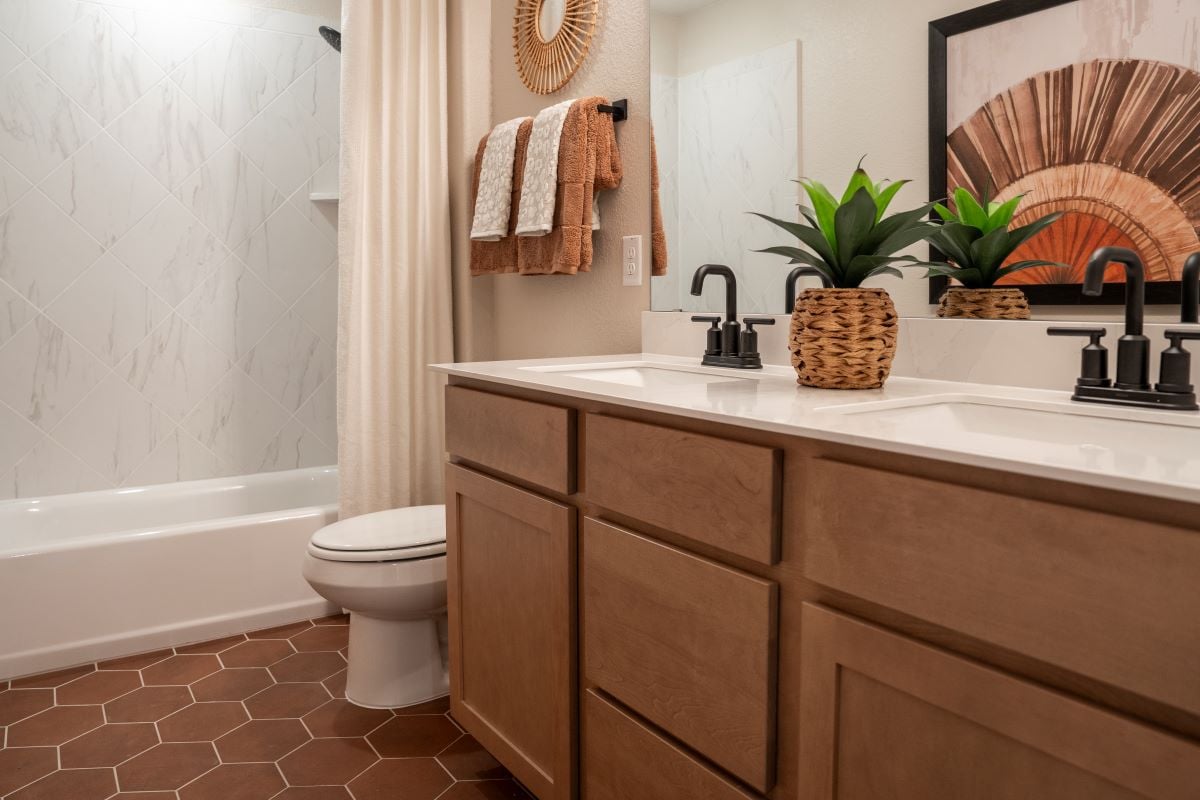 Dual-sink vanity at bath 2