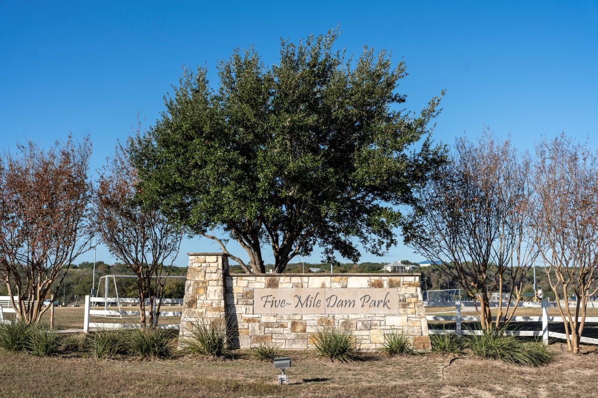 Near Five Mile Dam Park