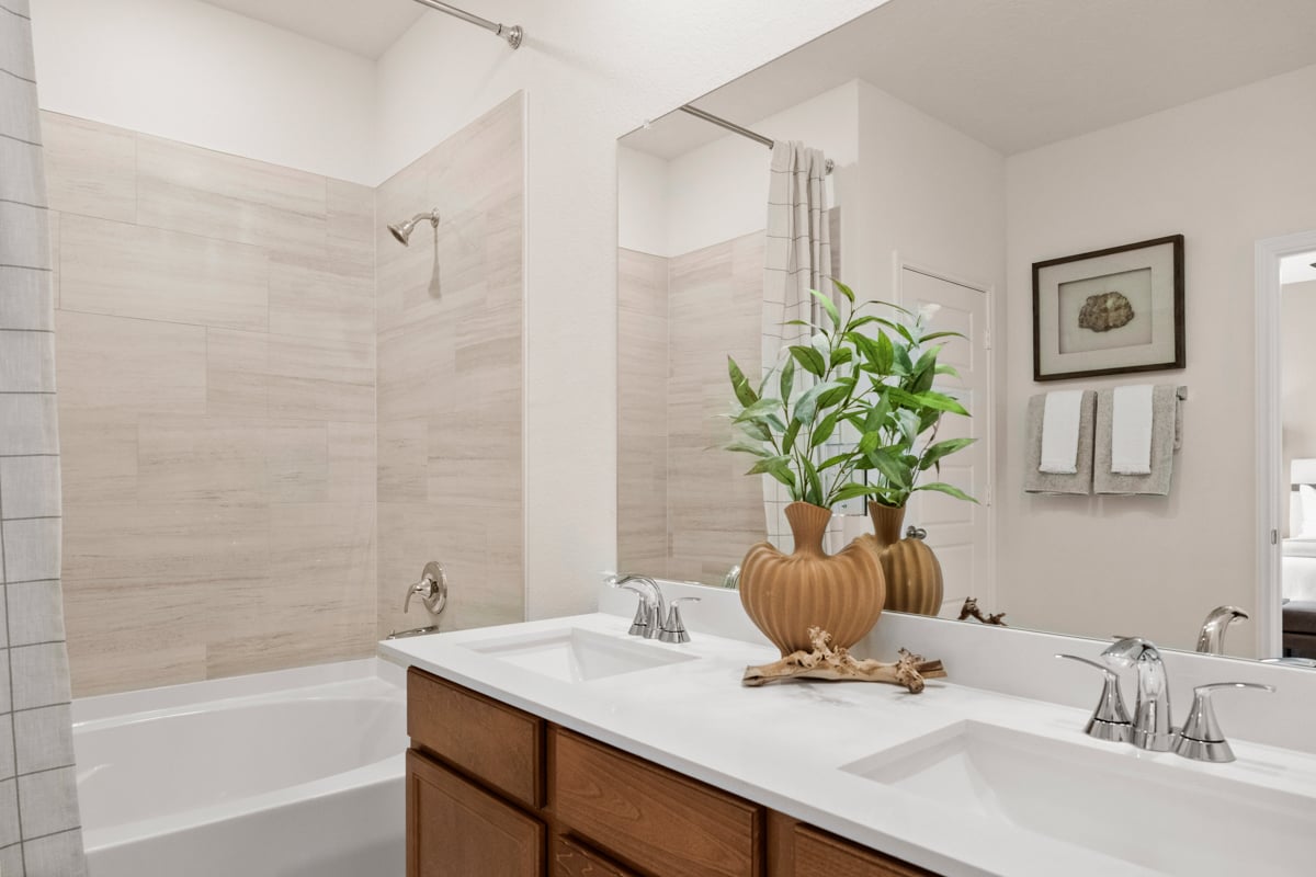 Dual-sink vanity at primary bath