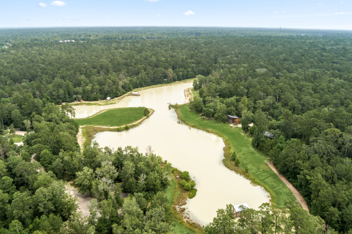 Close to Lake Houston Wilderness Park